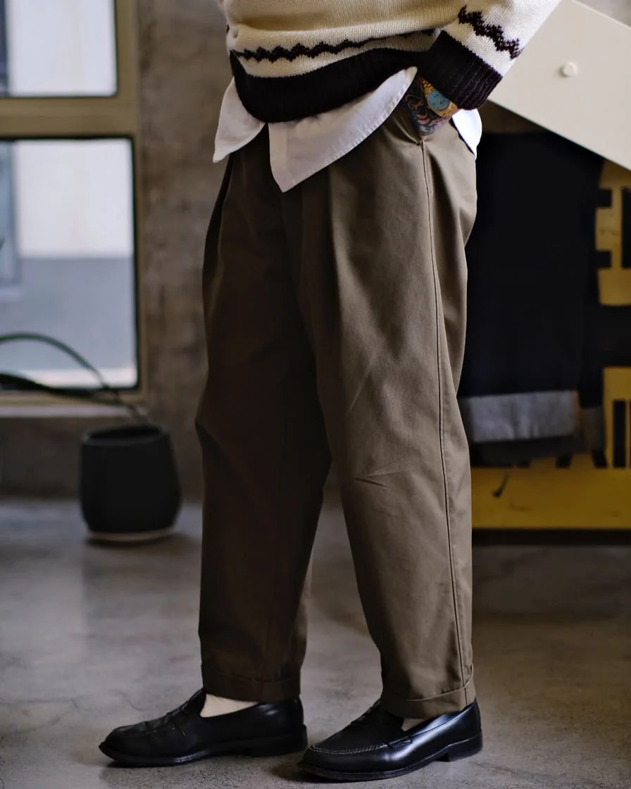 Single Pleated Chino Trousers - Image 8
